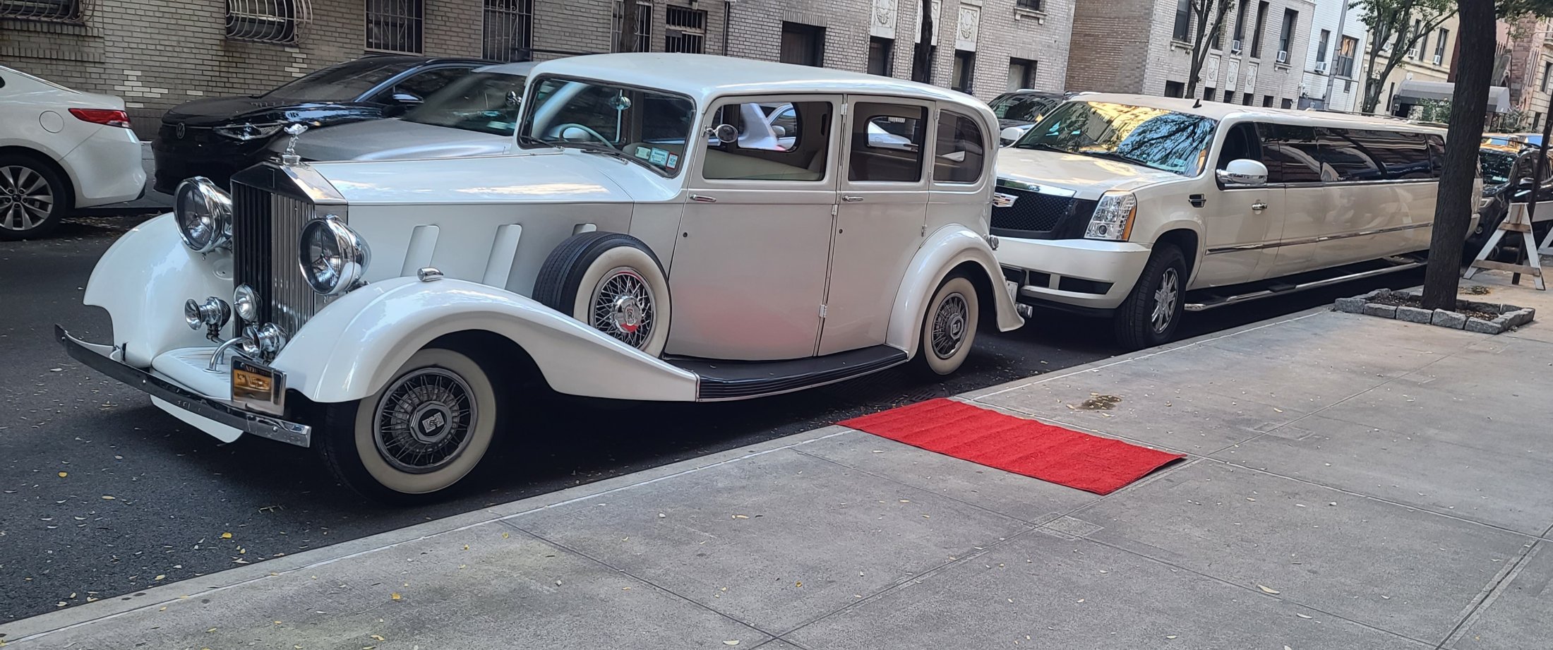 Ecstasy Limousine, photograph 2